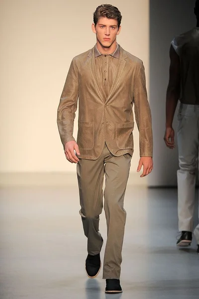 Look 23